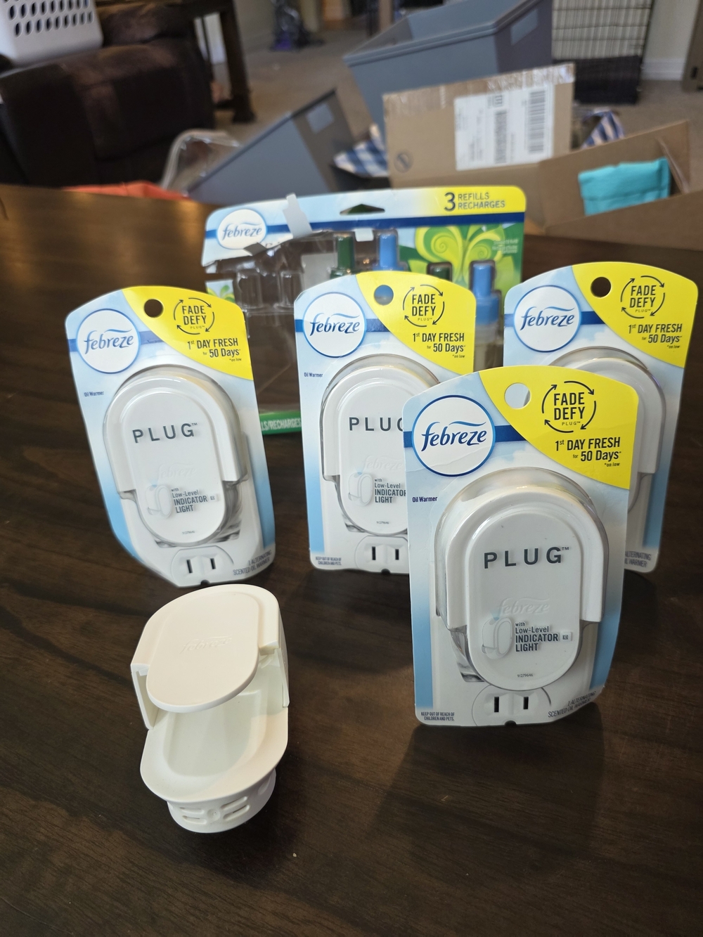 Febreze White Plug-In Air Freshener Starter Units - Pack of 5 With 2 Refills